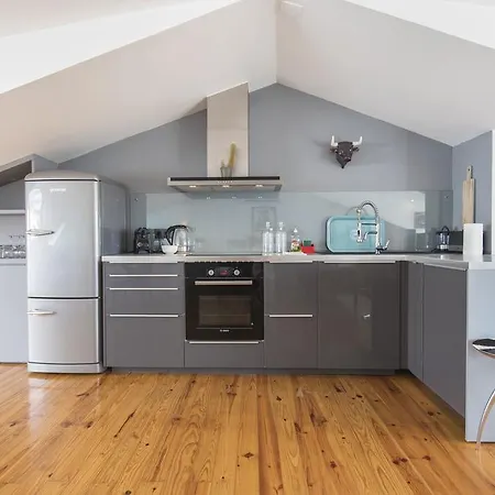Lovelystay Rooftop Duplex In Sao Bento Appartement