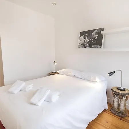 Lovelystay Rooftop Duplex In Sao Bento * Lissabon